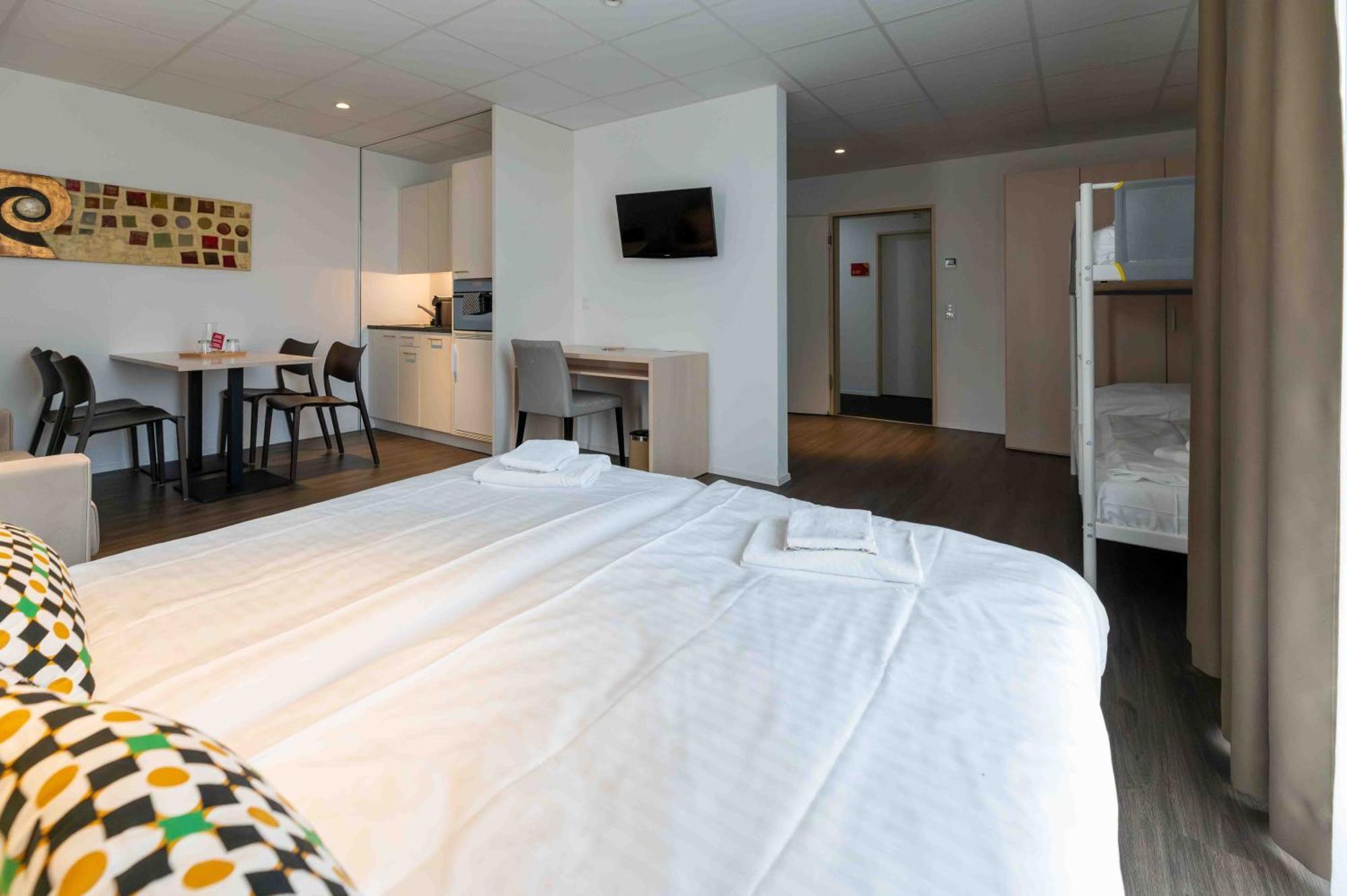 Los Lorentes Apartments Bern Airport Бельп Экстерьер фото